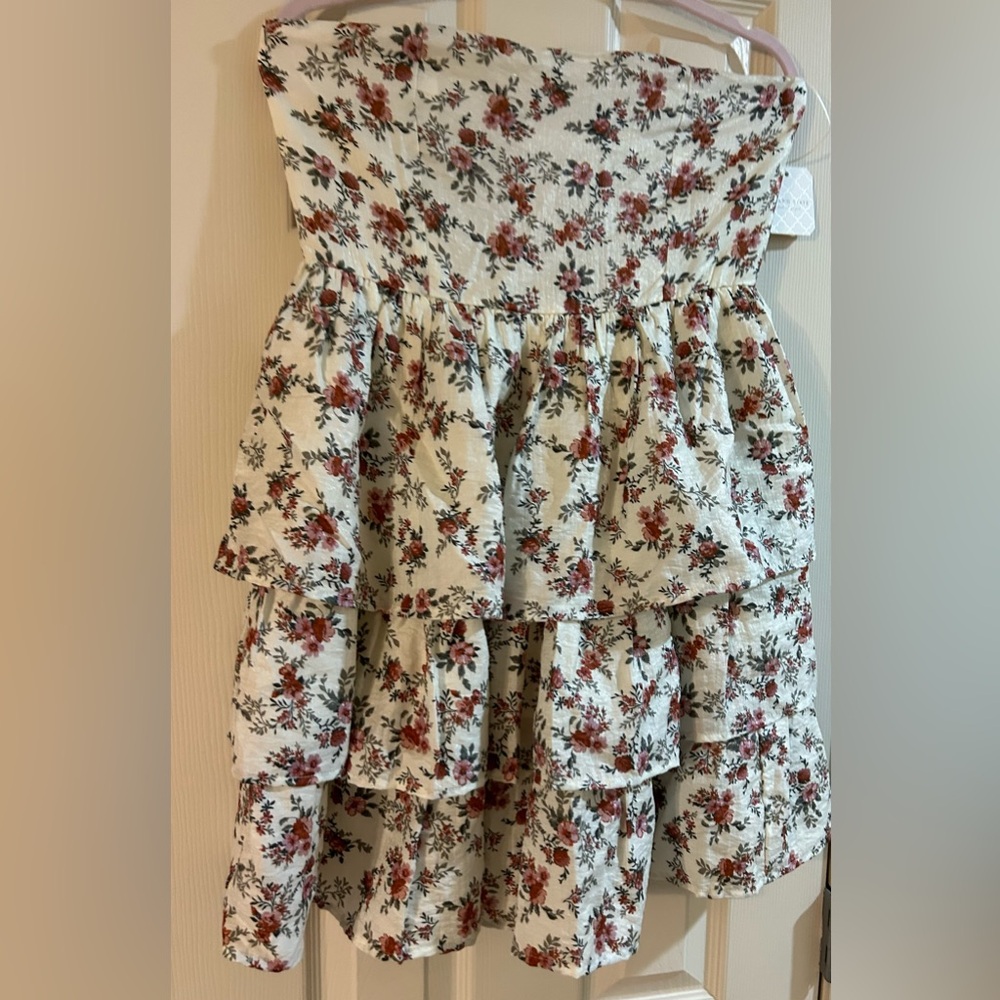 Altar’d State Ruffle Floral Strapless Dress NWT $84 Large